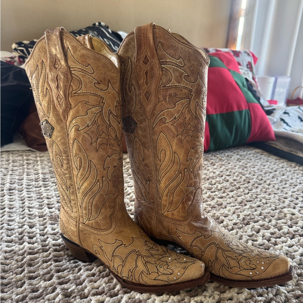 Corral Tan Embroidered Heeled Boots